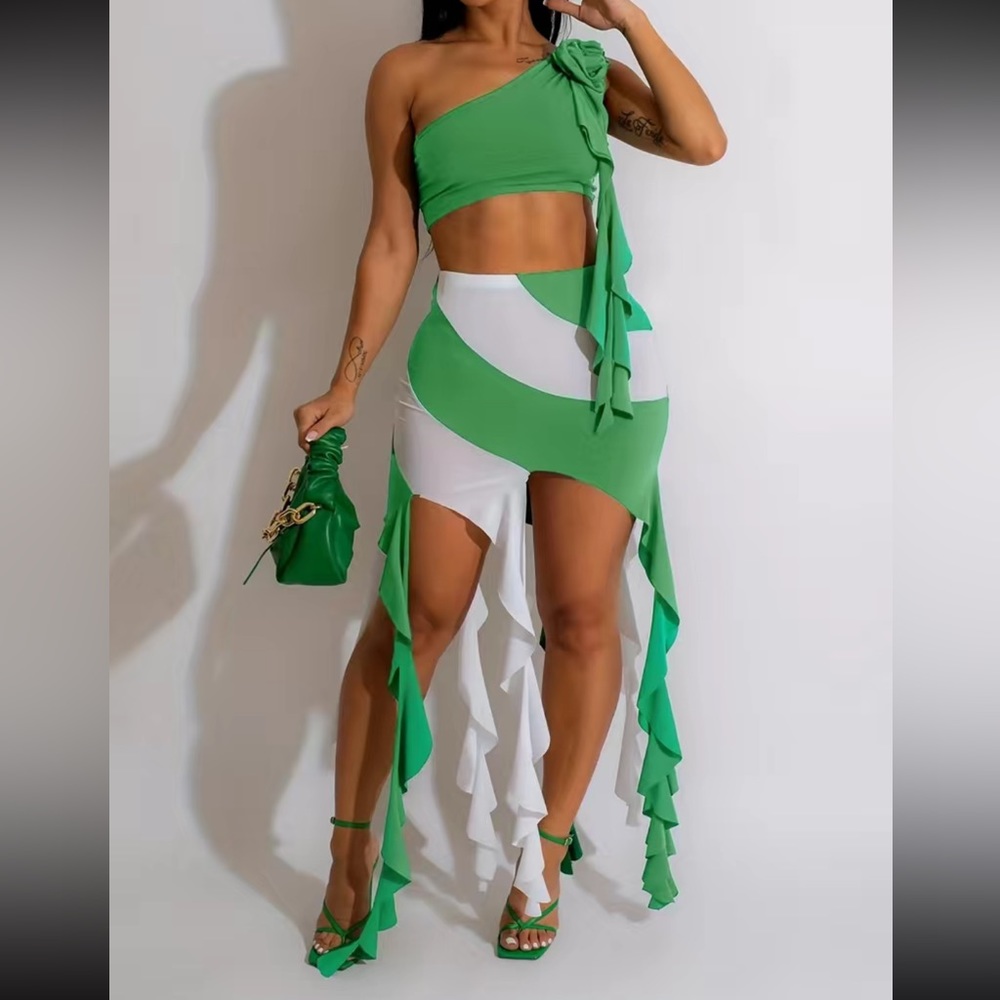 Sexy spring summer two piece set. Green & white. Size: XL (12)